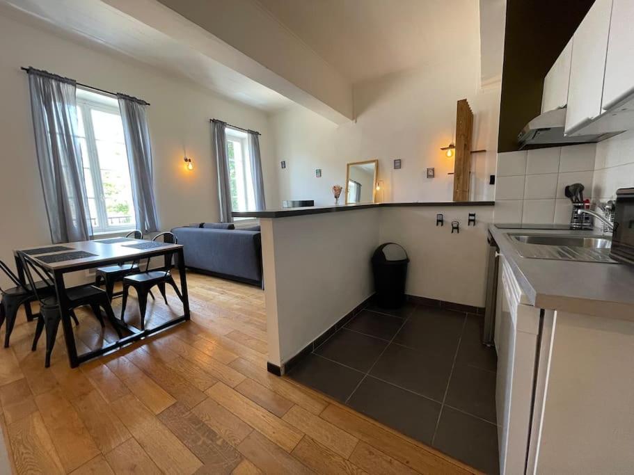 L'Appartement Tomey Avec Parking Carcassonne Bagian luar foto