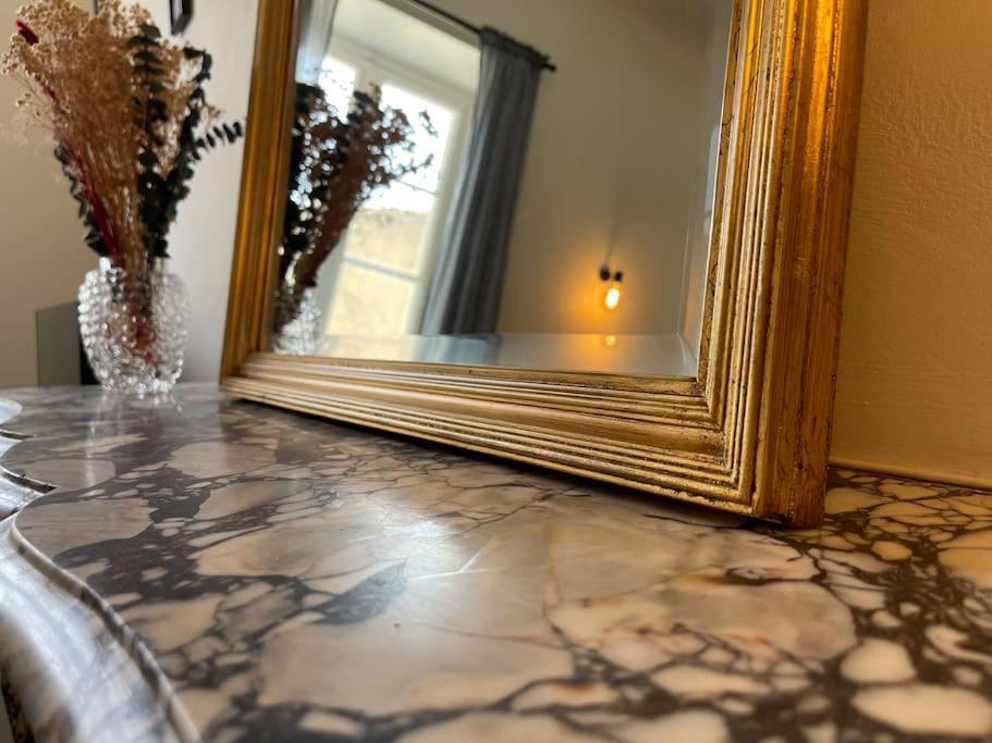 L'Appartement Tomey Avec Parking Carcassonne Bagian luar foto