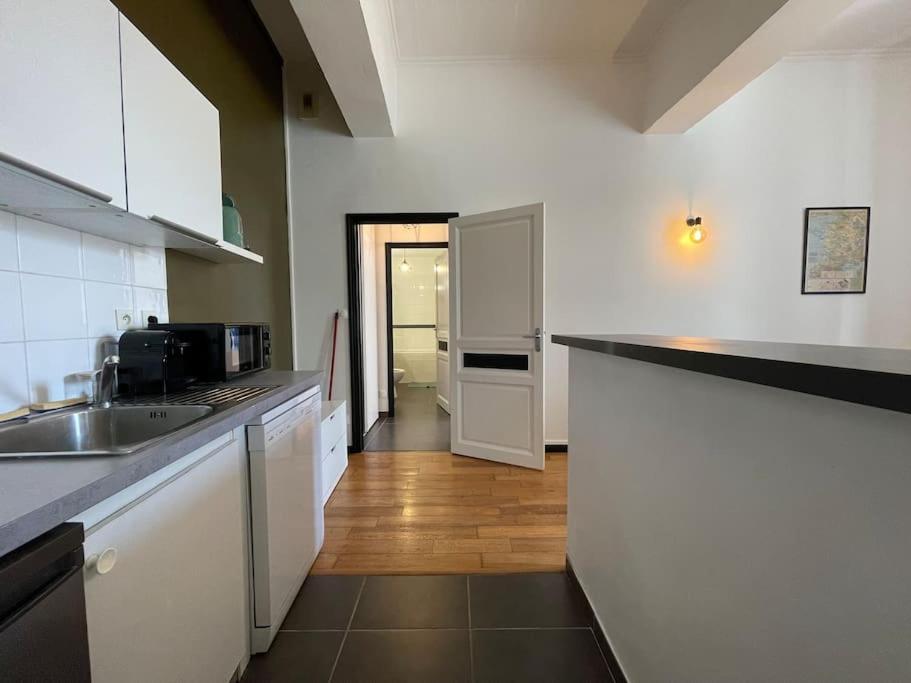 L'Appartement Tomey Avec Parking Carcassonne Bagian luar foto