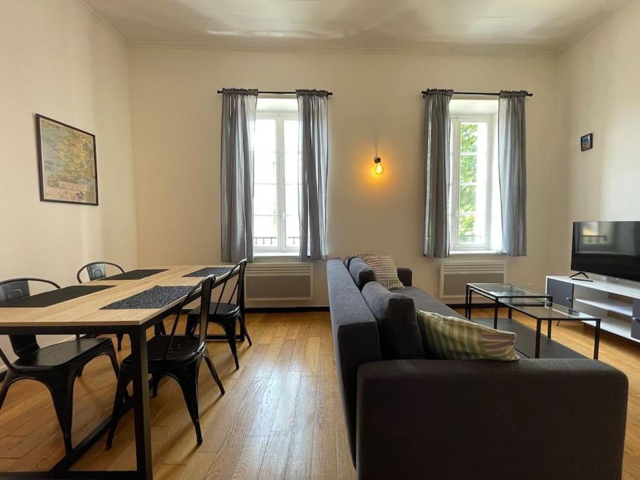 L'Appartement Tomey Avec Parking Carcassonne Bagian luar foto